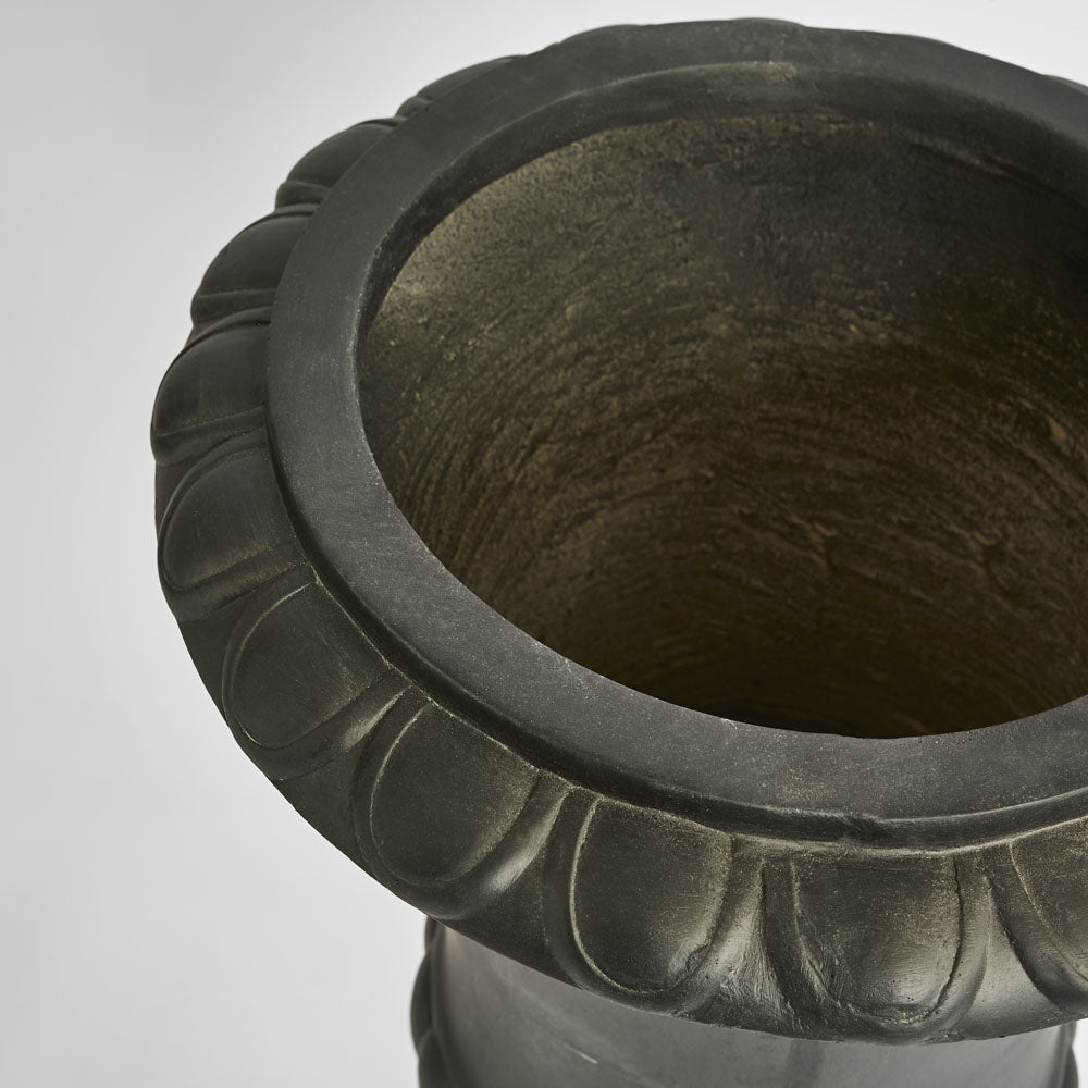 Rosette Tall Urn Black