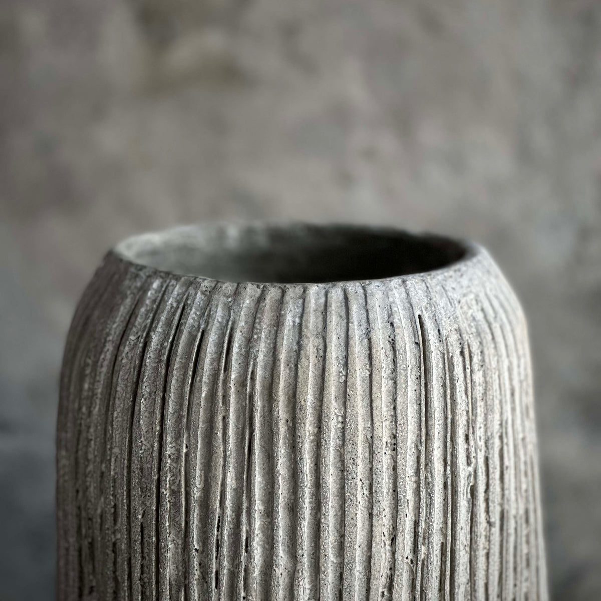Gali Ribbed Vase Dusty White