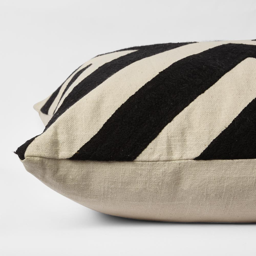 Cushion - Clifton 50x50cm Natural/Black