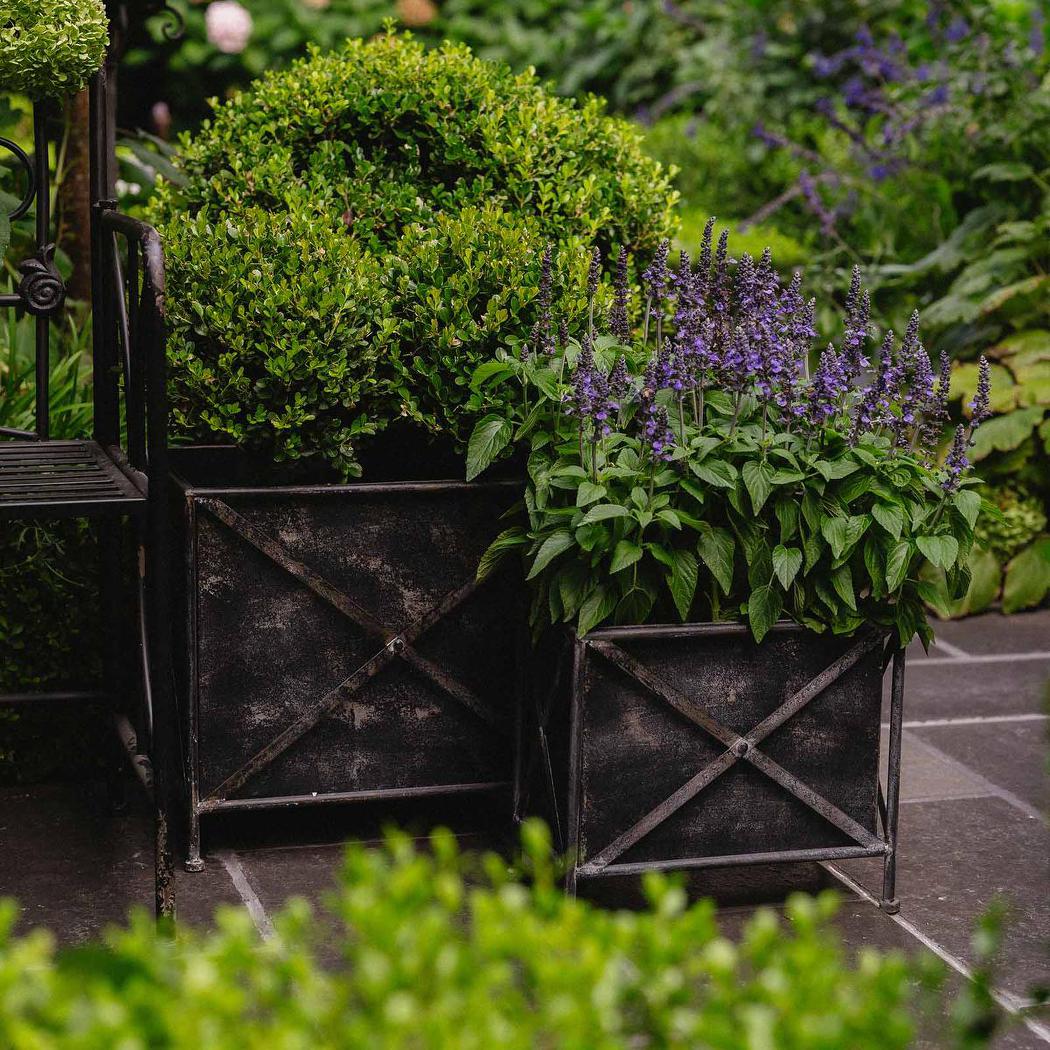 Set of 2 Planter Zinc