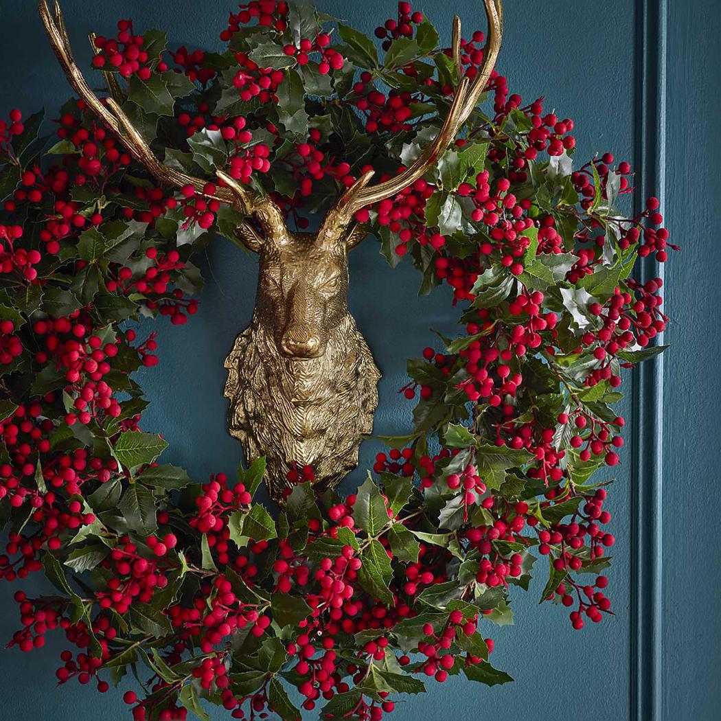 Holly Verdant Leaf Wreath 75cm