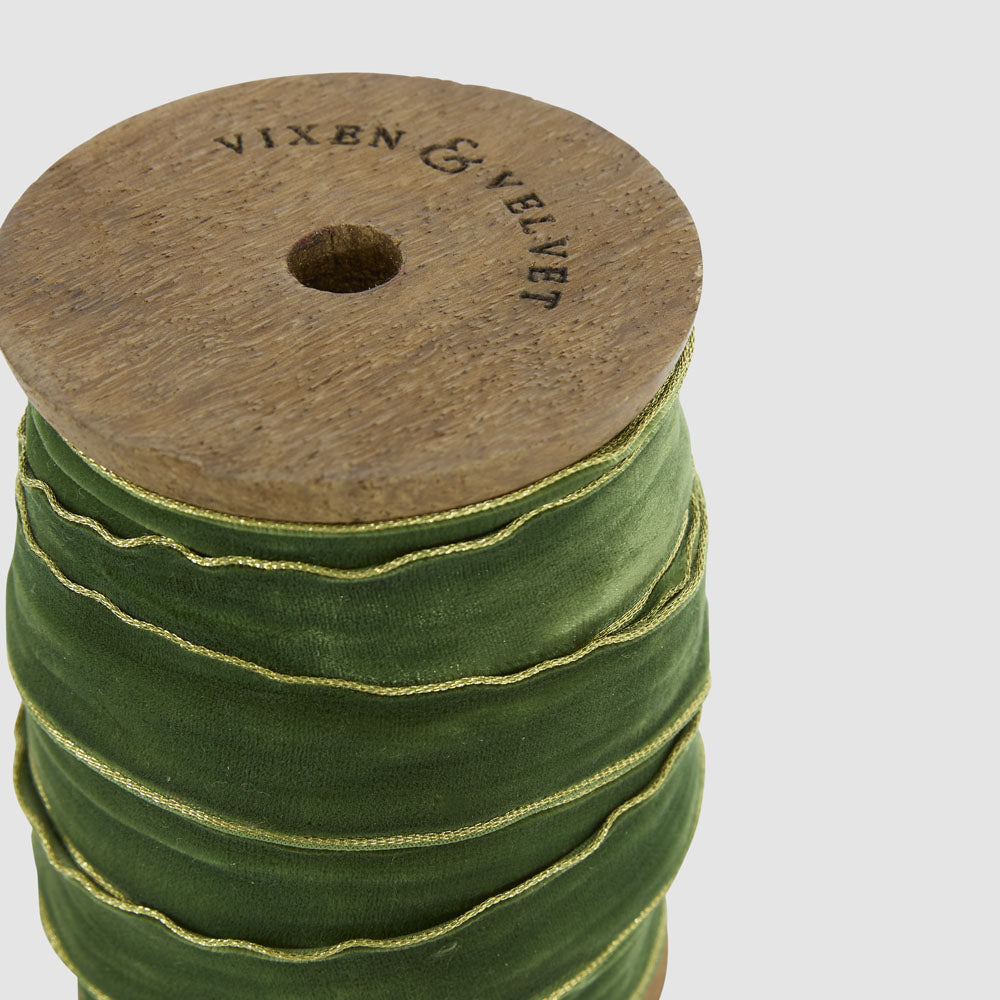 Velvet Ribbon Roll w. Gold Trim Olive Green 20mm x 10m