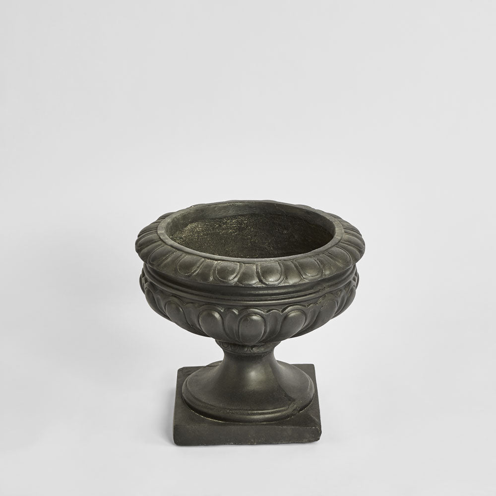 Rosette Wide Urn Black