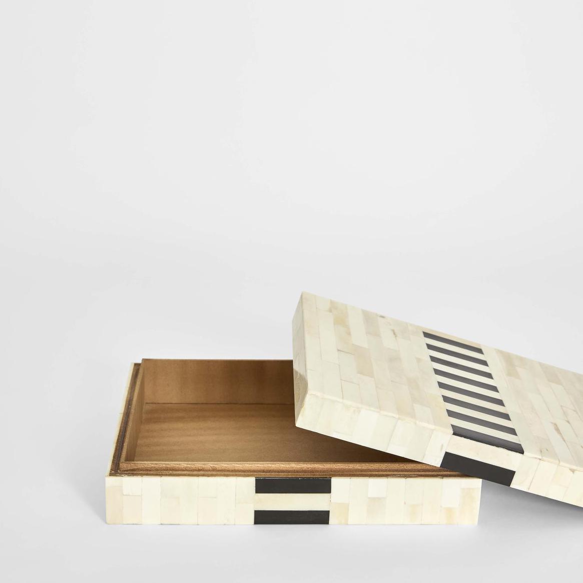 Umi Bone Inlay Trinket White