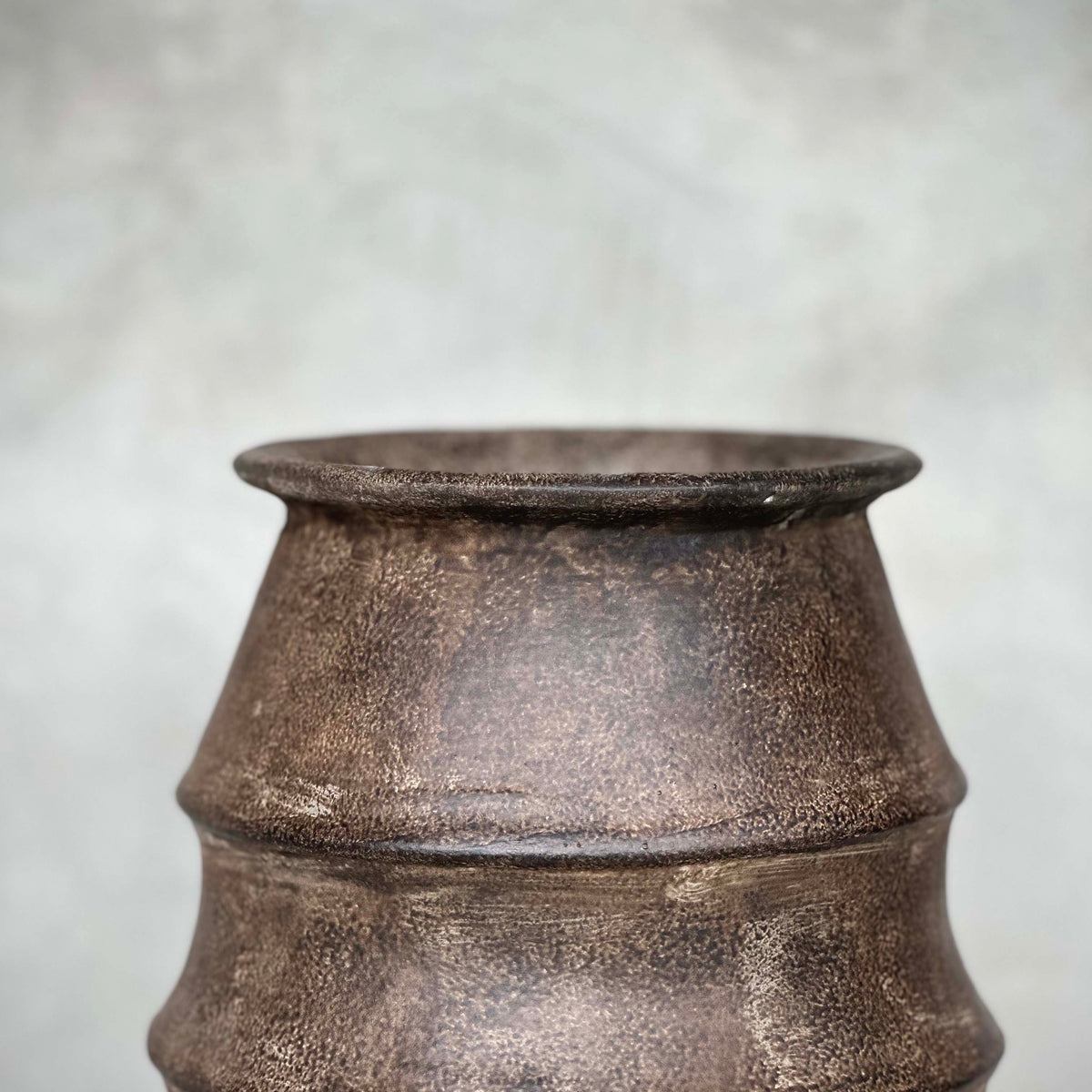 Sorro Vase Antique Dark Brown