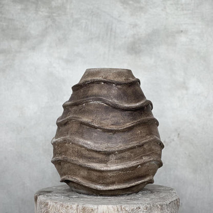 Rimba Short Vase Antique Dark Brown