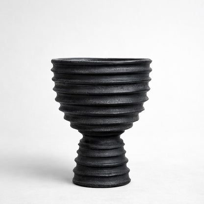Monge Urn Black