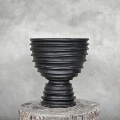 Monge Urn Black