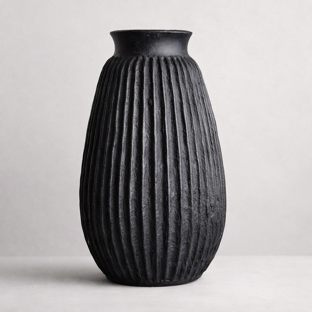 Manto Vase Black