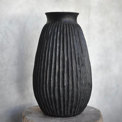 Manto Vase Black