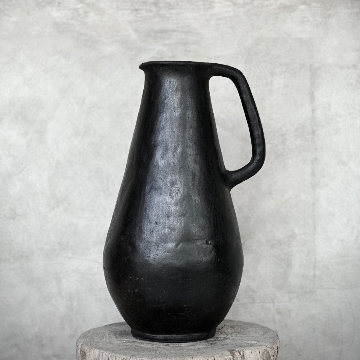 Lolo Decorator Jug Black