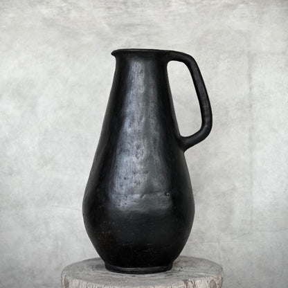 Lolo Decorator Jug Black