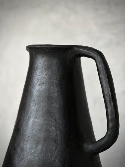 Lolo Decorator Jug Black