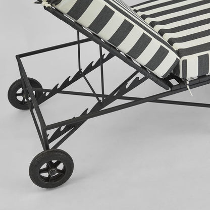 Sheffield Sunlounge Outdoor with B/W Stripe Cushion