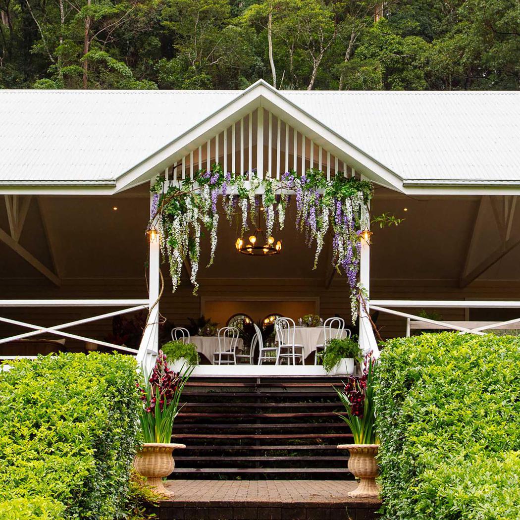 Wisteria Garland White