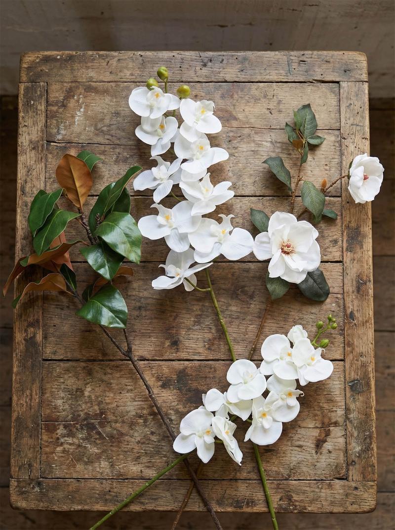 Magnolia Spray 84cm White
