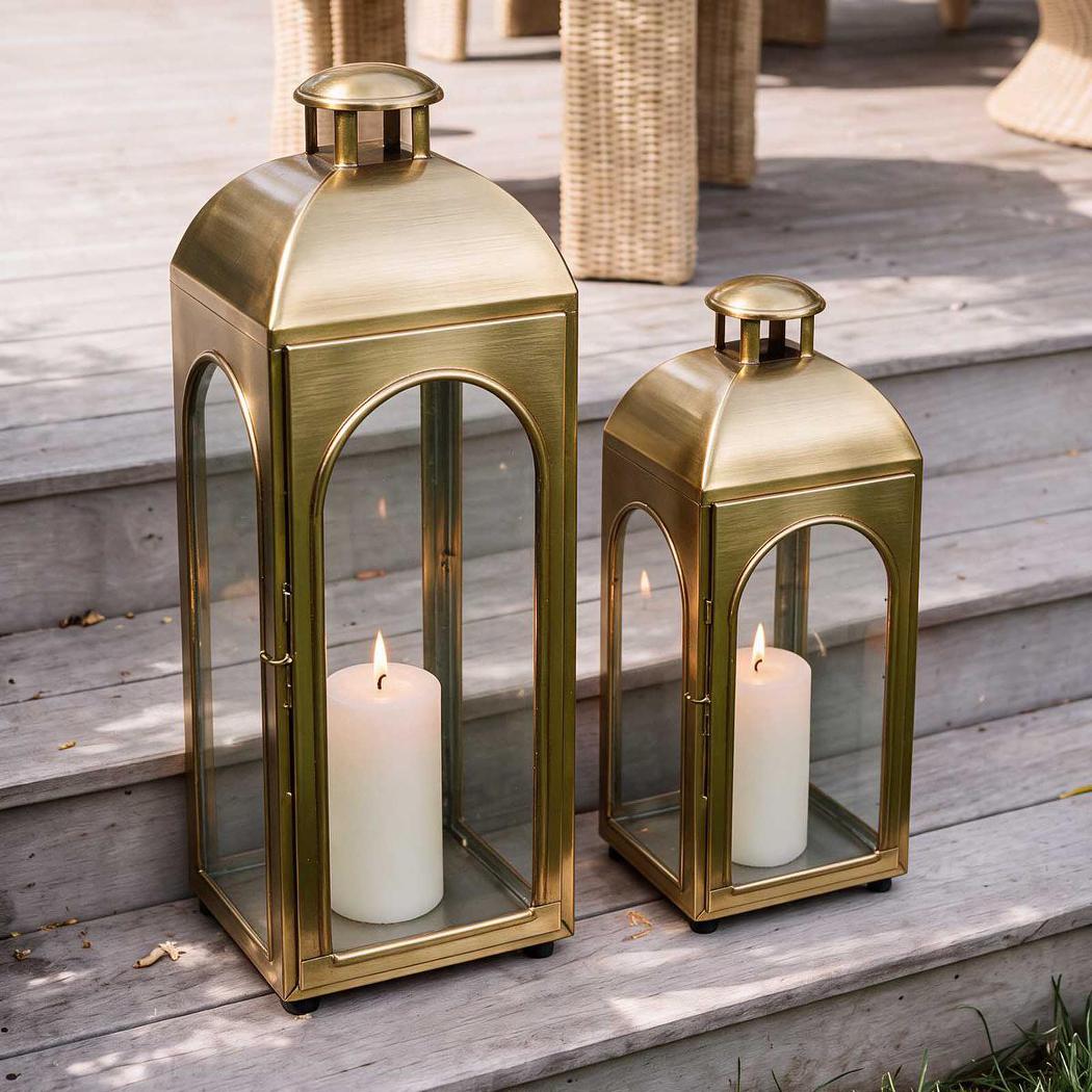 Coachhouse Lantern Small Brass - Outdoor