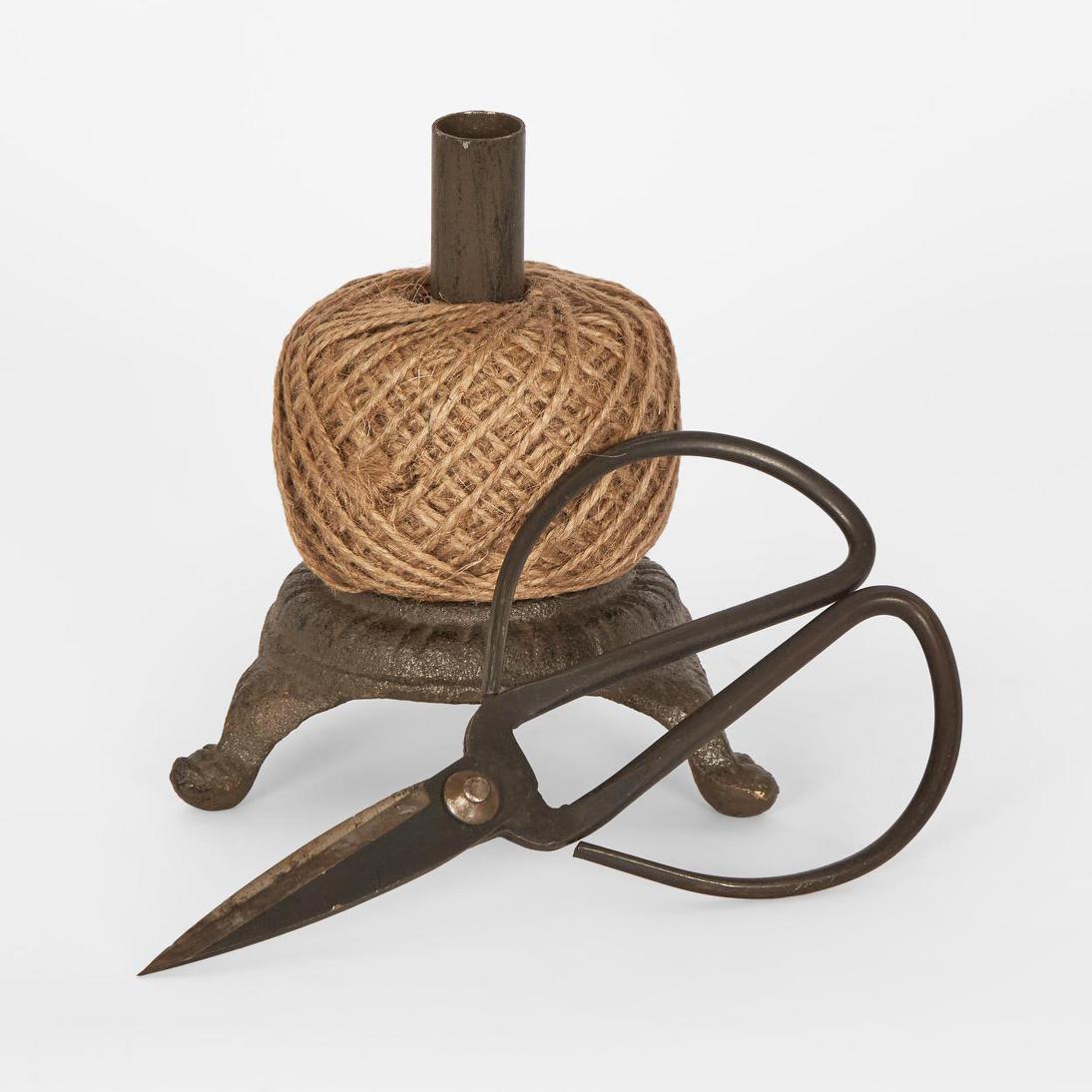 Drapers String Holder