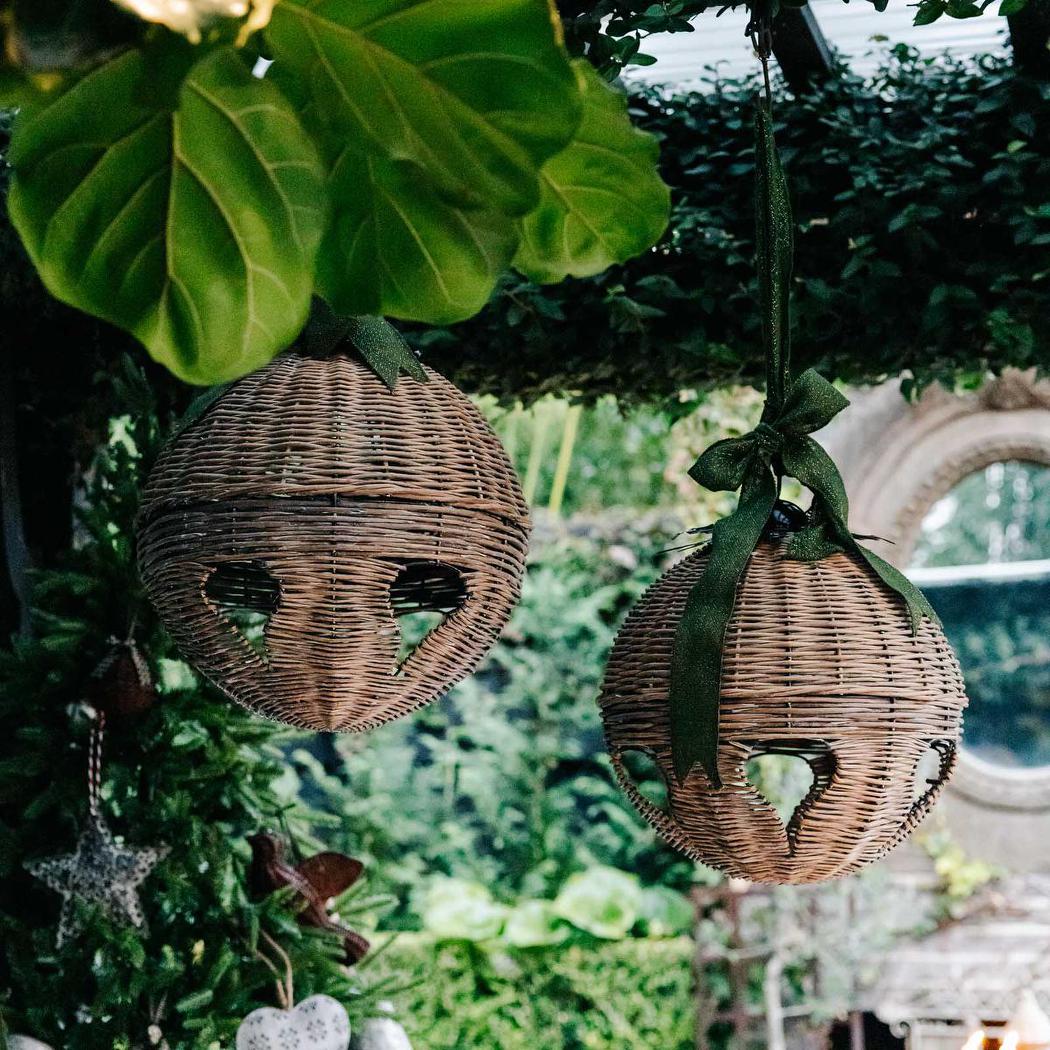 Bayeux Willow Bell Decoration Medium