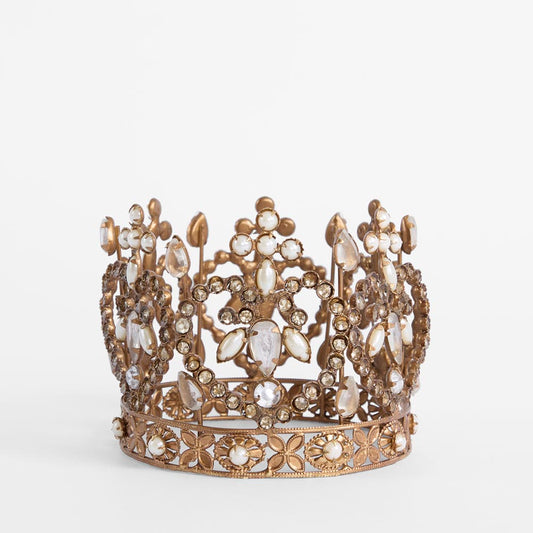 Manuela Crown