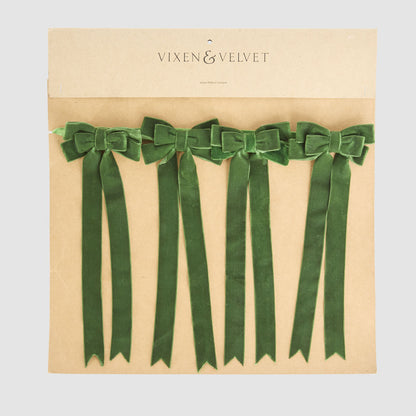 Verdant Velvet Bow Garland Green