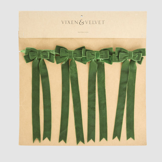Verdant Velvet Bow Garland Green