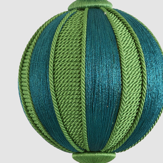 Silk and Rope Bauble Green & Emerald