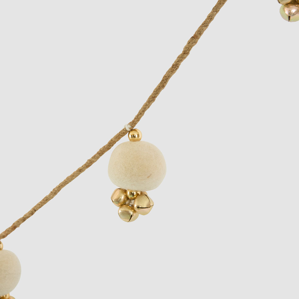 Ivoire Pompom Garland