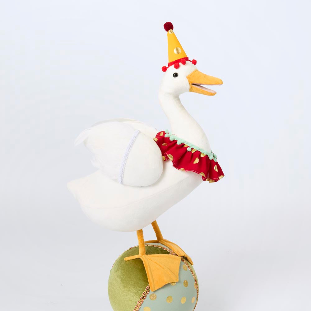 Carnival Duck with Green Ball